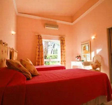 Sleeps 6 Pool Air Con T479889