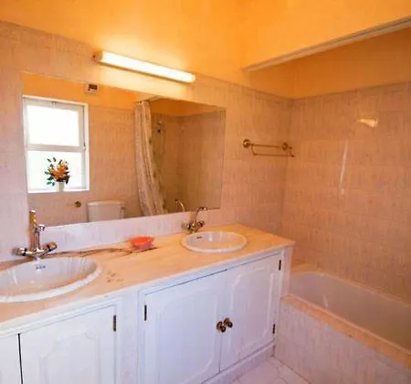 Villa Sleeps 6 Pool Air Con T479889 *